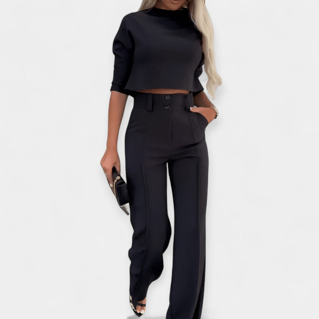 Kombinácia: Crop Top a Nohavice