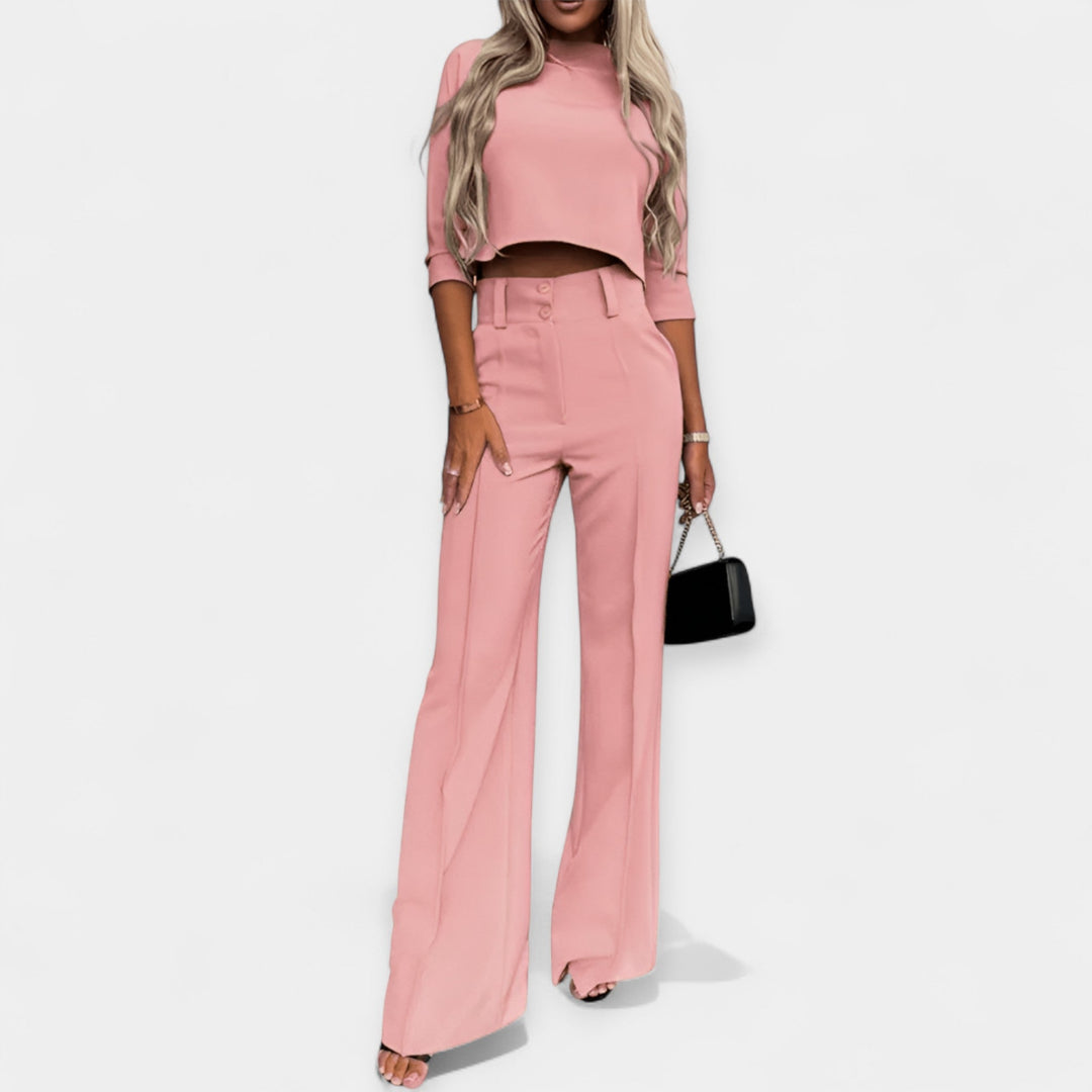 Kombinácia: Crop Top a Nohavice