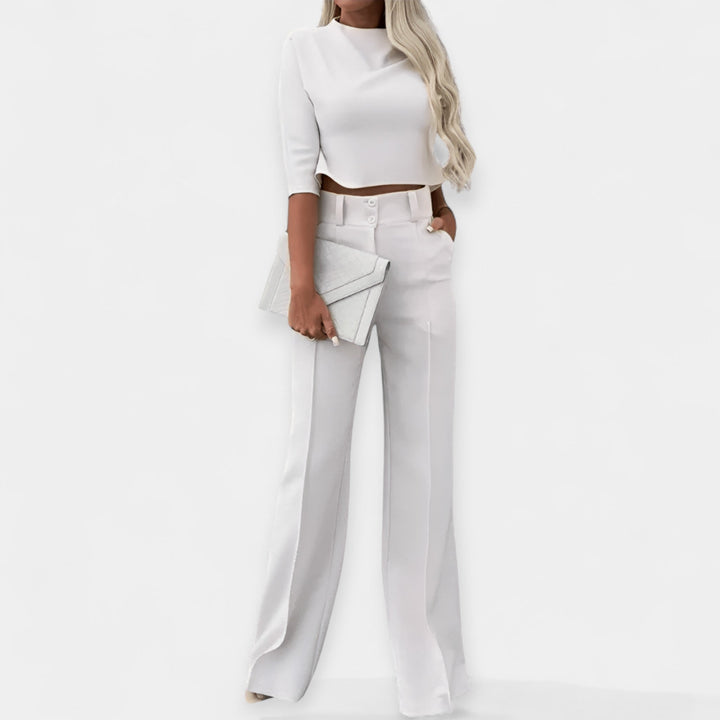 Kombinácia: Crop Top a Nohavice