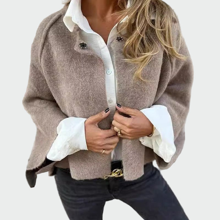 Emília - Kapa s Elegantnými Otvorenými Rukávmi