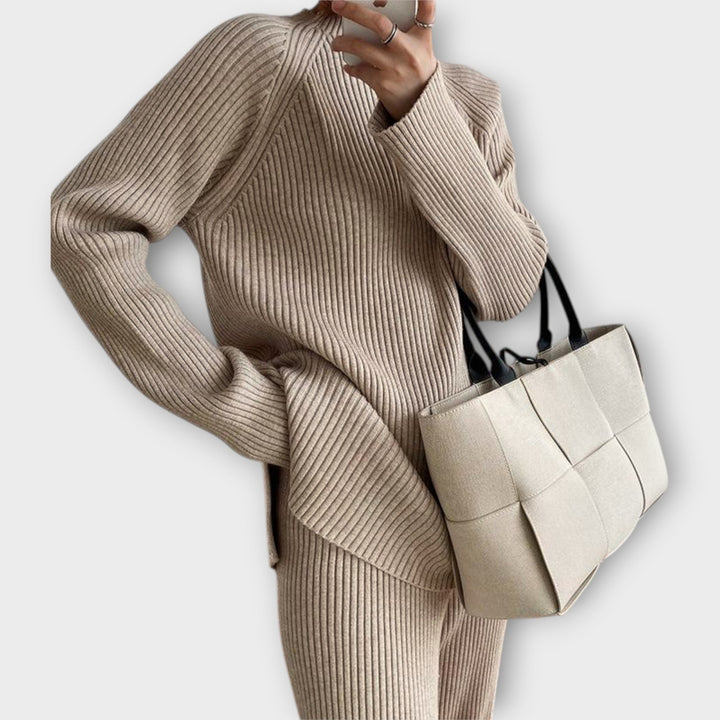 Dragana - Pletený set s minimalistickým dizajnom a voľným strihom